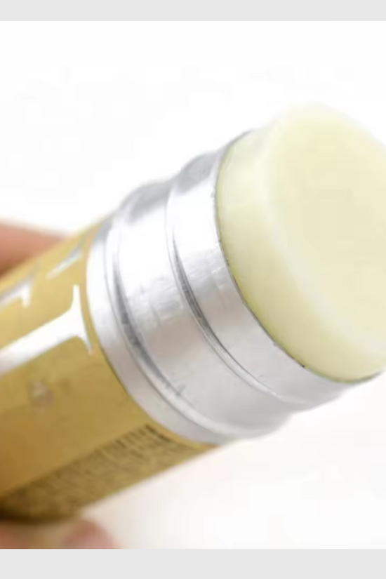 Le stick de cire anti-frisottis