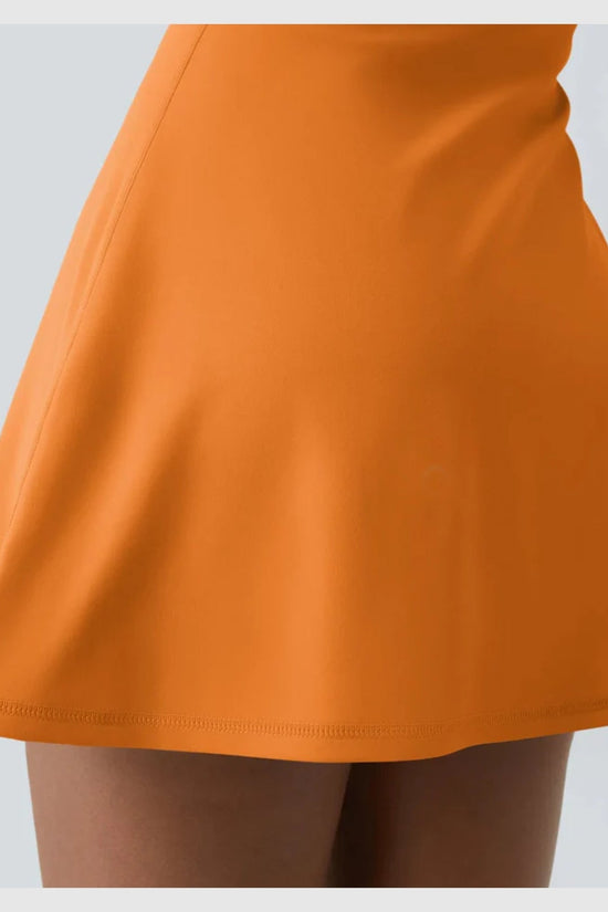 Robe de printemps avec brassière intégrée et shorts
