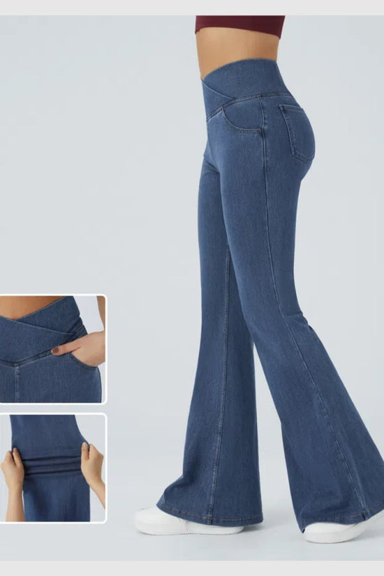 Pantalon évasé croisé taille haute en denim extensible