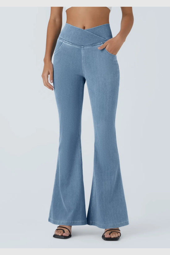Pantalon évasé croisé taille haute en denim extensible