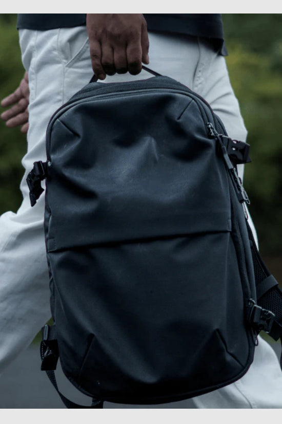 TravelMax™ – Le sac à dos compressible qui révolutionne vos voyages !