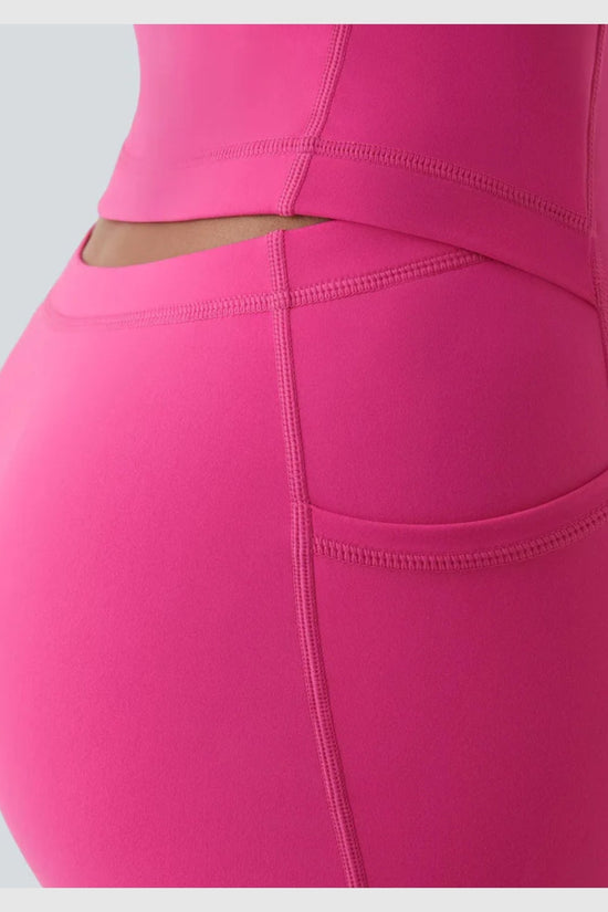 Robe de printemps avec brassière intégrée et shorts