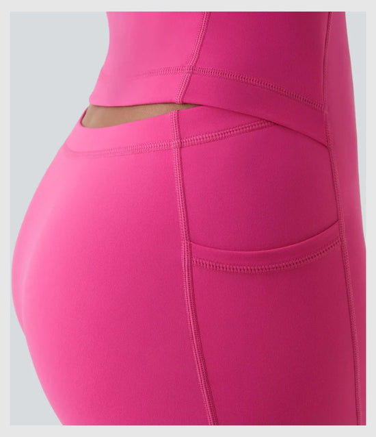 Robe de printemps avec brassière intégrée et shorts
