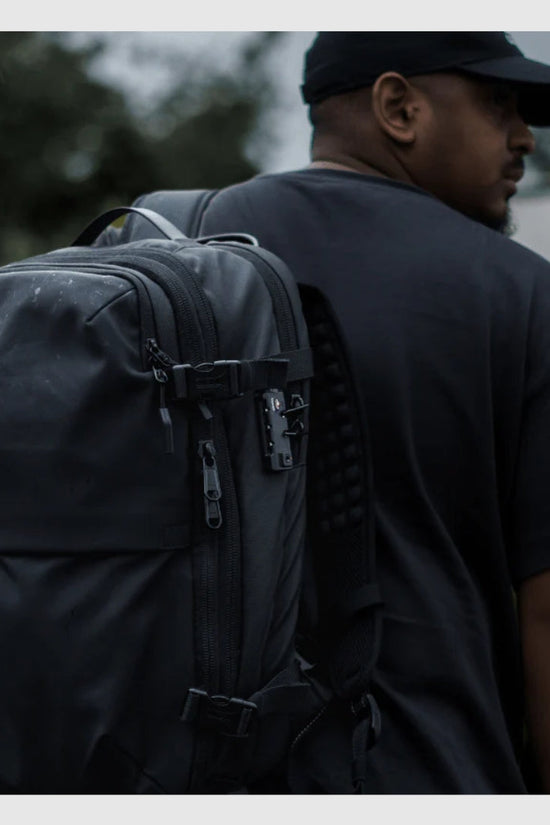 TravelMax™ – Le sac à dos compressible qui révolutionne vos voyages !
