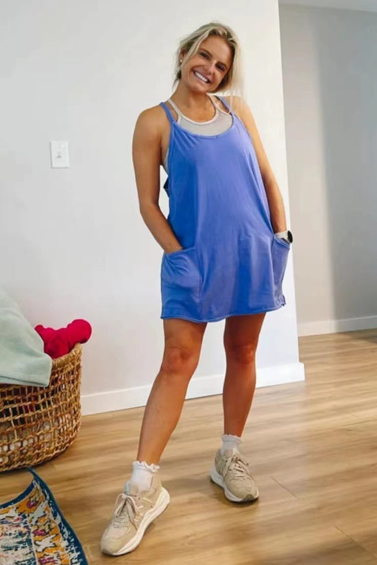 Mini-robe ample avec brassière intégrée et shorts