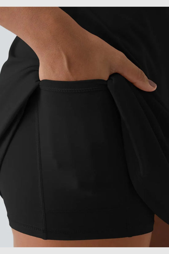 Robe de printemps avec brassière intégrée et shorts