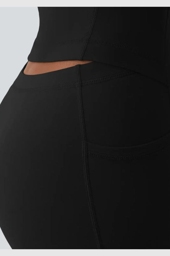 Robe de printemps avec brassière intégrée et shorts
