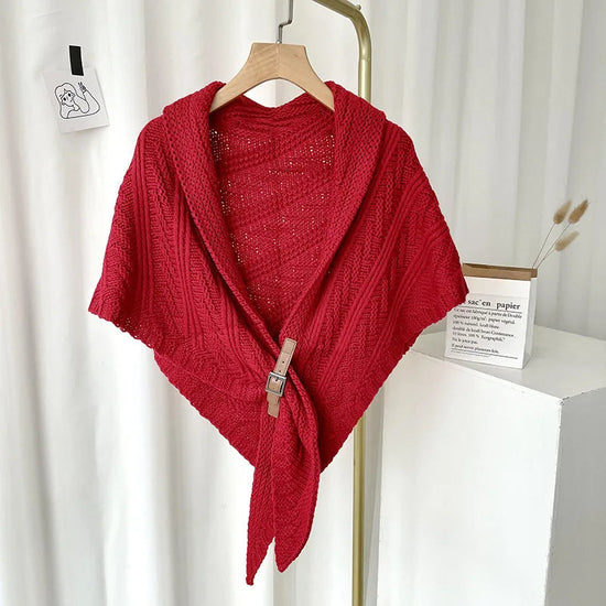 CHÂLE TRICOTÉ TRIANGLE AVEC BOUCLE EN CUIR