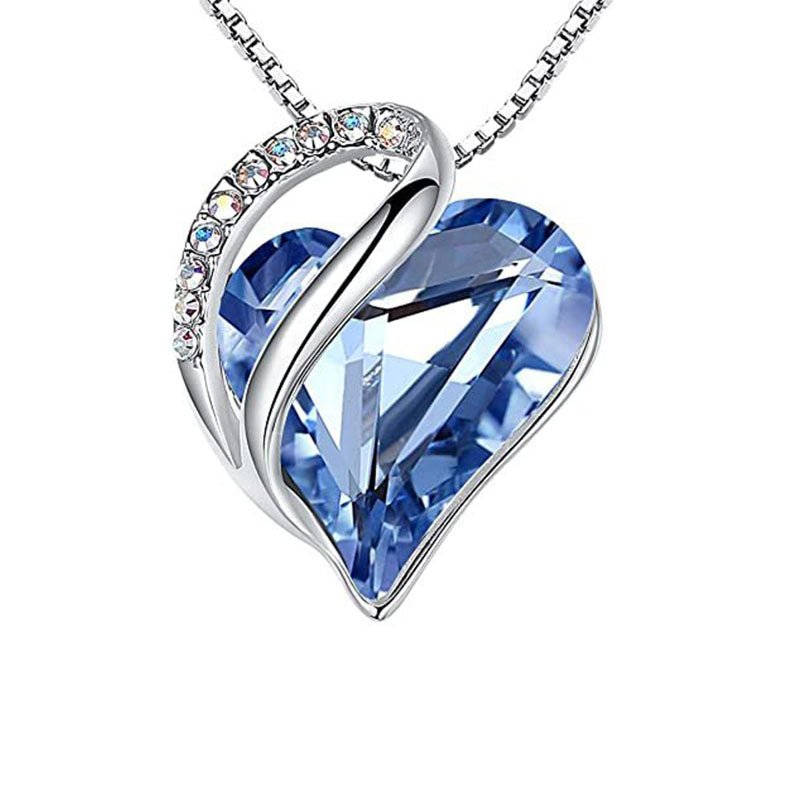 Aurora | Collier Élégant Cœur & Amour – Symbole de Solidarité