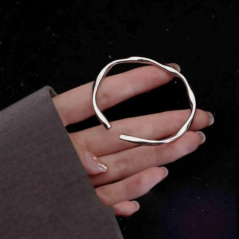 ELISA | Bracelet Ajustable au Design Contemporain et Raffiné